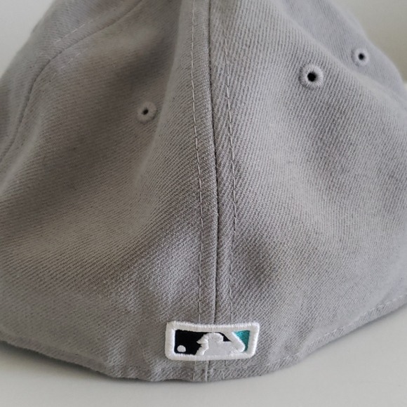 Hat - Picture 3 of 4